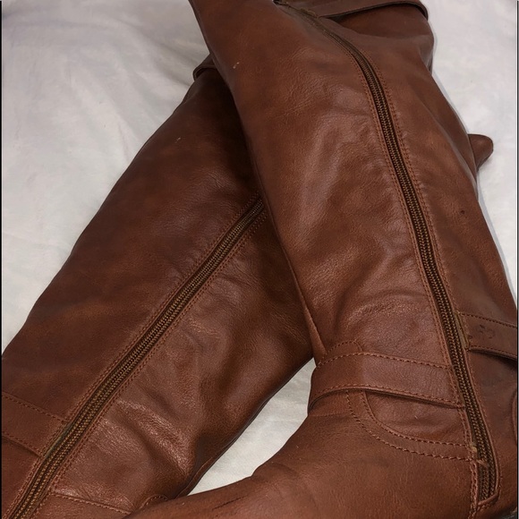 Brown boots - Picture 8 of 9